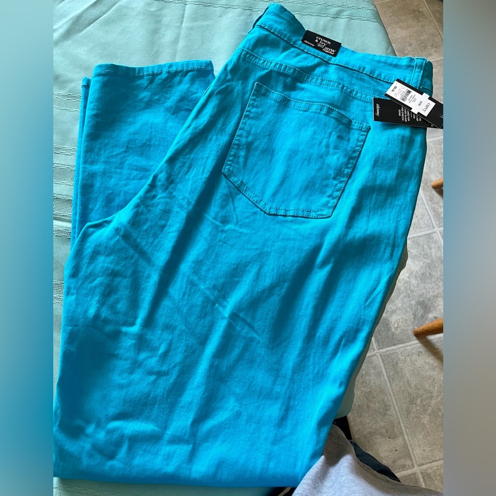Crown & Ivy Blue Straight Jeans Vibrant Denim